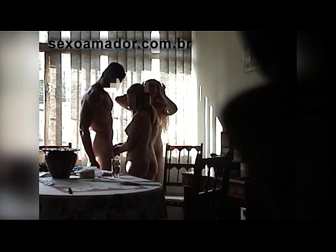 ❤️ Els amics sexuals conviden un home gegant i un trio amb ell ️❌ Súper sexe al ca.bestsexporno.ru ﹏