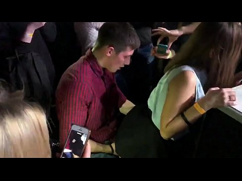 ❤️ Sexe real en una discoteca russa. Noia russa de 18 anys a l'anus i la vagina follada en una discoteca ️❌ Súper sexe al ca.bestsexporno.ru ﹏